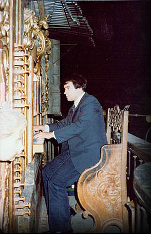 Joseph Bertolozzi in concert at the New Cathedral in Salamanca, Spain in 1982 Joseph Bertolozzi in concert at the New Cathedral in Salamanca, Spain in 1982